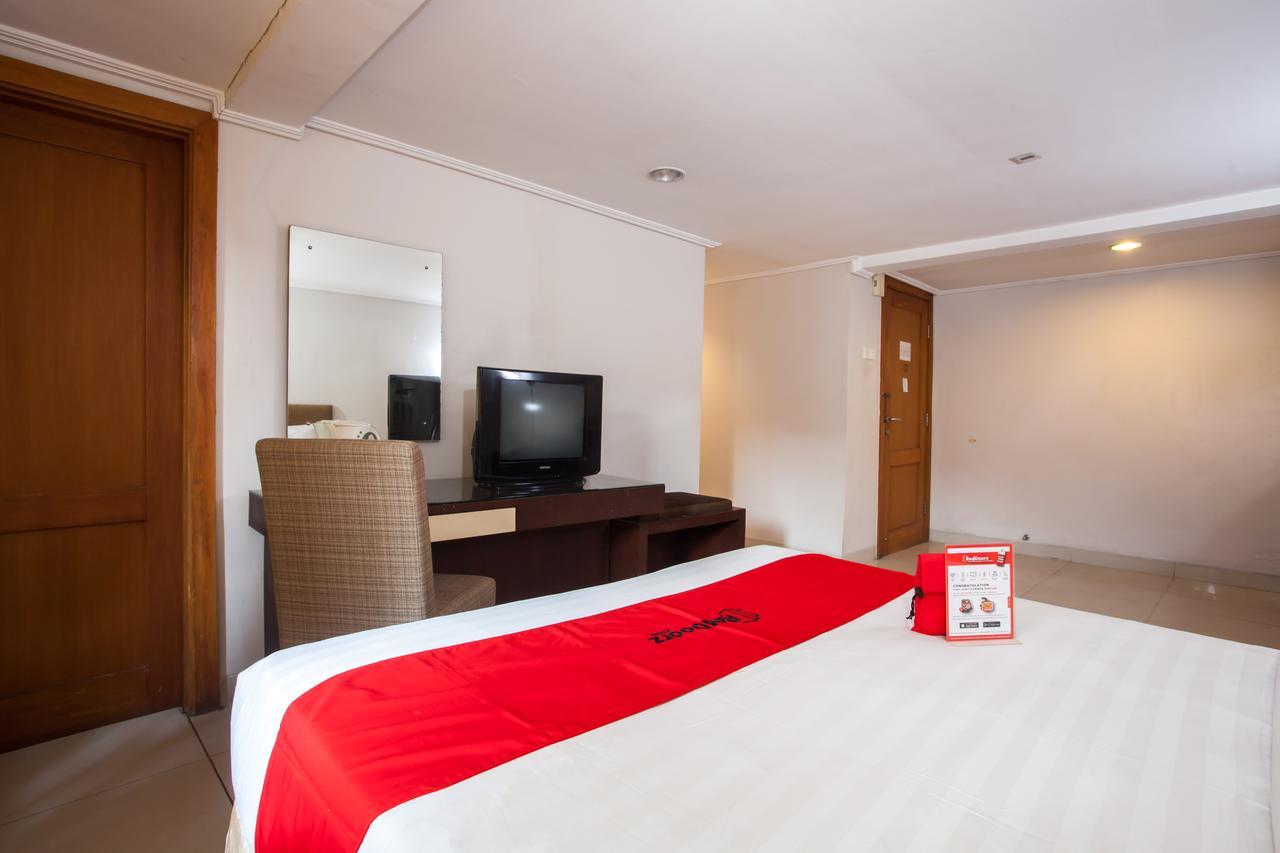 Reddoorz Premium @ Raya Nginden Hotell Wonotjolo Exteriör bild